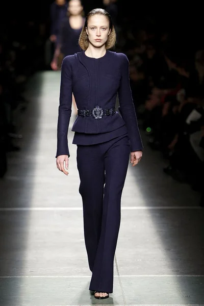 Look 25